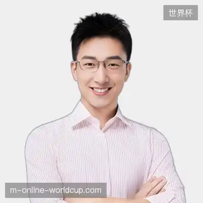 侯铭